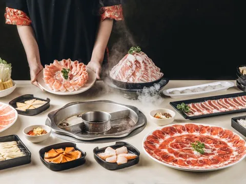 Thu gần 20 tỷ mỗi ngày, chủ chuỗi Manwah, Gogi, Universal Tea... 'bay' 80% lợi nhuận, giảm gần 3.000 nhân sự dù mở thêm thương hiệu