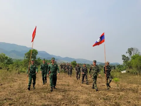 Tuần tra song phương tuyến biên giới Việt Nam-Lào