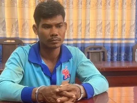 Trinh sát bắt đối tượng trốn nã với vỏ bọc là người làm vườn