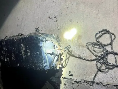 Bắt quả tang nhóm thanh niên thuê khách sạn sử dụng ma túy