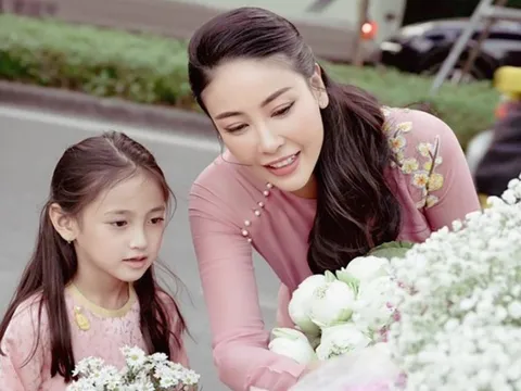 Hoa hậu Hà Kiều Anh và con gái mỗi lần xuất hiện là gây thương nhớ