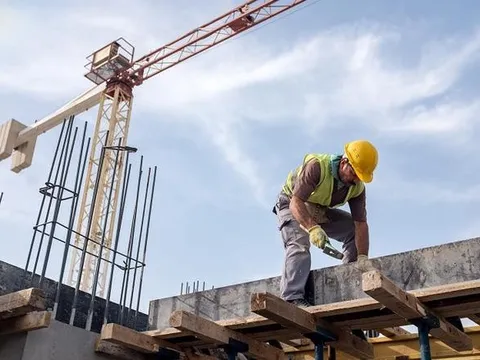 Tôn Đông Á ‘bật’ chỗ của EuroWindow, Viglacera vượt Vicostone trong Top 10 Công ty Vật liệu xây dựng năm 2024