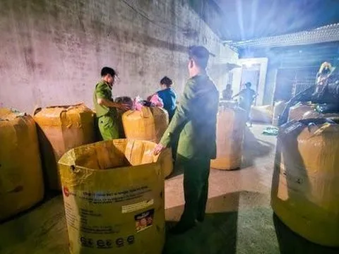 Lâm Đồng: Thu giữ 2.300 mũ bảo hiểm giả