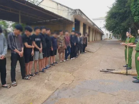 Ngăn chặn 2 nhóm thanh thiếu niên mang hung khí giải quyết mâu thuẫn
