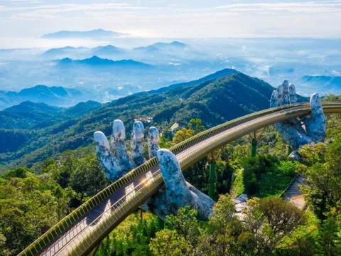 Từ sự sụp đổ của “ông tổ” ngành du lịch Thomas Cook Group đến tham vọng Sun World lọt Top 5 châu Á, tiếp 80-100 triệu lượt khách/năm