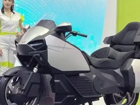 Felo TOOZ - "siêu mô tô" điện với hành trình 702 km cho 1 lần sạc