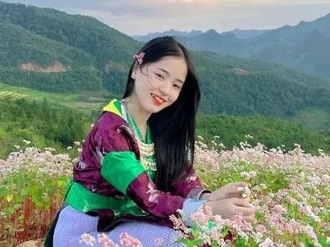 Nhan sắc trong veo sau 6 năm nổi tiếng của cô bé bán lê Hà Giang