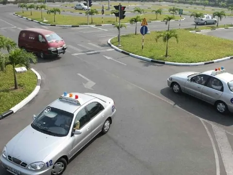 Từ 1/6, sẽ có câu hỏi đạo đức, văn hoá giao thông khi đào tạo lái xe