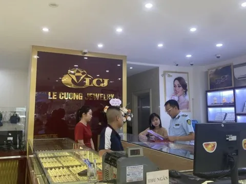 Tiếp tục phát hiện doanh nghiệp bán vàng trang sức nghi giả nhãn hiệu