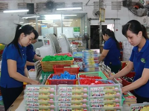 Nghỉ lễ 30-4 và 1-5 liên tục 5 ngày: Tiền lương những ngày hoán đổi thế nào?