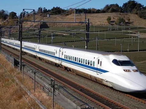 Ưu tiên khởi công 2 tuyến đường sắt cao tốc kết nối Hà Nội trước 2030