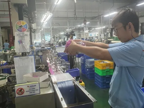 TPHCM: Lượng điện tiêu thụ đầu tháng 4 tiếp tục tăng cao