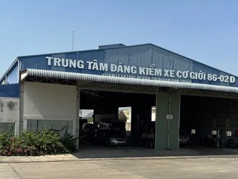 Bắt giam 2 Phó Giám đốc, khám xét TT Đăng kiểm xe cơ giới 86-02D