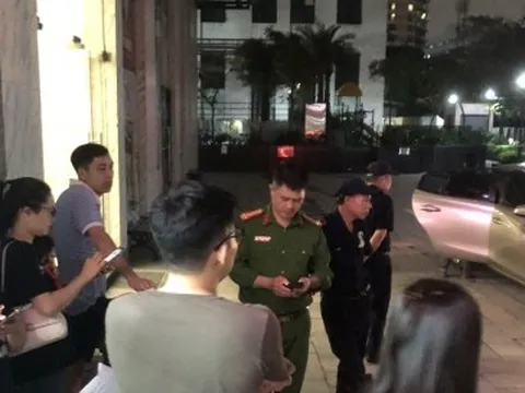 Cư dân tại chung cư Hà Nội Paragon khốn khổ vì bị cắt nước, dừng dịch vụ