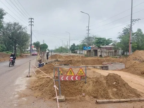 Nghệ An: Người dân bức xúc với dự án đường trăm tỷ thi công ì ạch