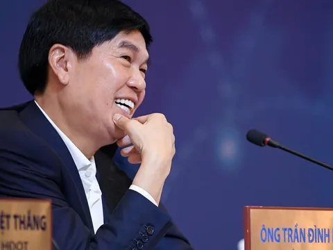 'Tôi đứt dây thần kinh sợ từ lâu rồi' và những câu nói hay 'nhức nhối' của Chủ tịch Trần Đình Long tại ĐHCĐ Hoà Phát 2024