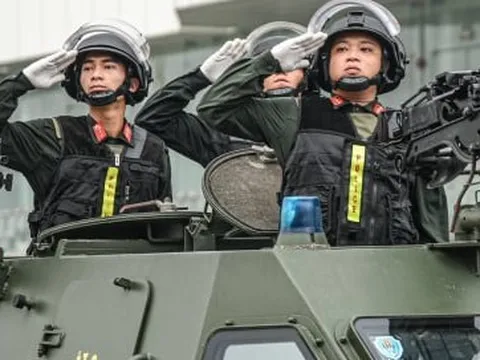 Cận cảnh dàn xe đặc chủng chống khủng bố của Cảnh sát cơ động