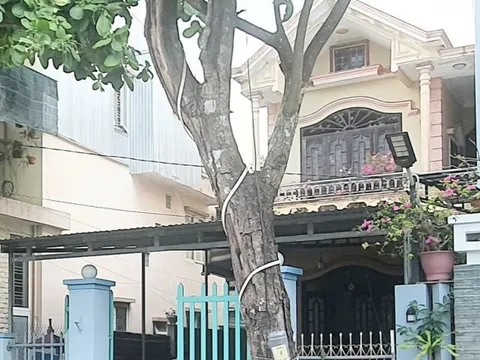 Huế: Sập tường ki-ốt khiến 1 người tử vong, 3 người bị thương