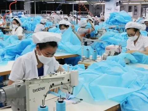 Nhiều người lao động được 2 lần tăng lương từ ngày 1/7