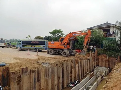 Nam thanh niên tử vong cạnh chiếc xe máy dưới cống nước công trình