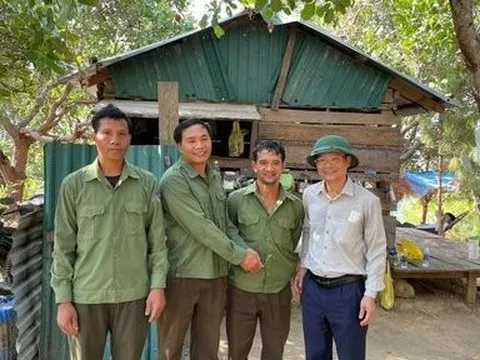 Ngược núi “săn” ươi bay