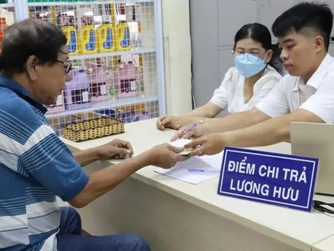 Thí điểm trả lương hưu, trợ cấp không dùng tiền mặt tại 5 tỉnh, thành
