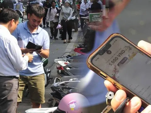 Hà Nội chính thức thí điểm giữ xe không dùng tiền mặt: Người dân vui mừng, không còn nỗi sợ "chặt chém"