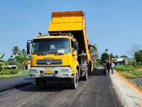 Làm đường 3,8 tỉ nhưng nghiệm thu khống để chiếm đoạt hơn 1 tỉ đồng
