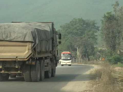 Bình Định: Rầm rộ chở cát ngày đêm, tuồn ra cả ngoài tỉnh