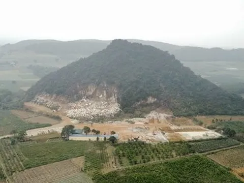 Dừng khai thác đá vì phát hiện hang động gần nơi phát tích triều Nguyễn