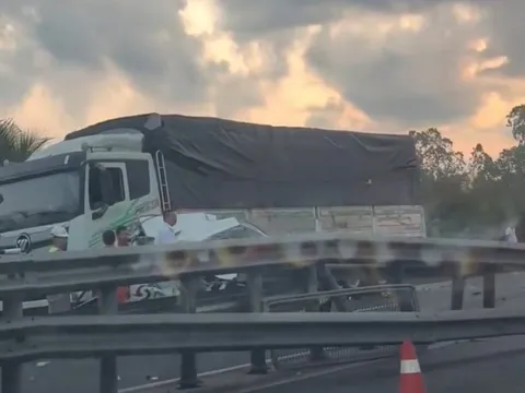 Điều tra vụ tai nạn nghiêm trọng trên cao tốc Trung Lương - Mỹ Thuận