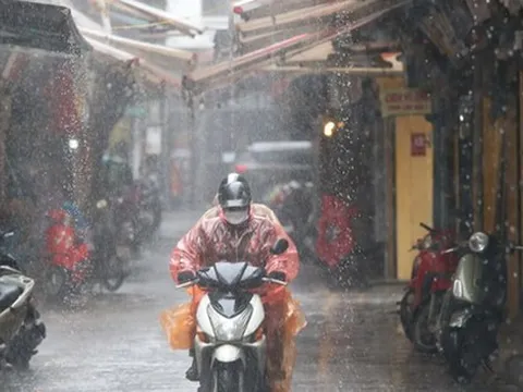 Miền Bắc chiều tối mưa dông, khả năng lốc, sét, mưa đá