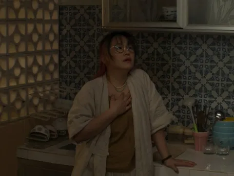 Lương Bích Hữu lấn sân điện ảnh, "ngộp thở" trong Án mạng lầu 4