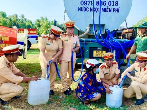 Chung tay mang nước ngọt đến với người dân vùng hạn mặn Bến Tre