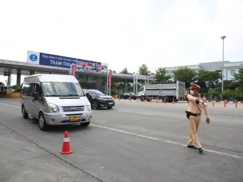 4 trường hợp cảnh sát giao thông được dừng xe trên cao tốc