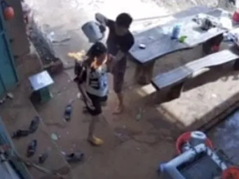 Điều tra vụ chồng đổ xăng đốt vợ đang mang thai 8 tháng