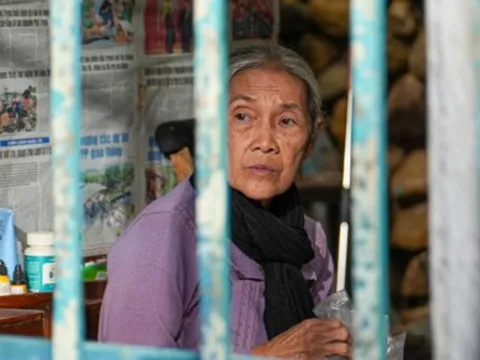 Lật mặt 7: Kịch bản an toàn nhưng tốn nước mắt