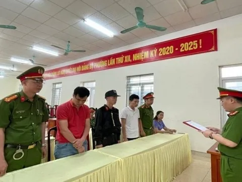 Buôn hàng giả, chiếm đoạt tài sản khách hàng, 2 giám đốc bị khởi tố