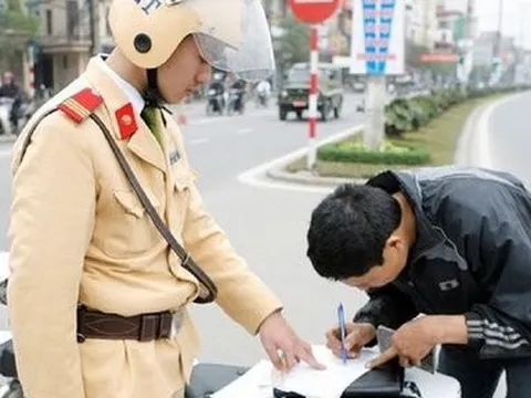 Chậm nộp phạt vi phạm giao thông có bị thu thêm tiền?