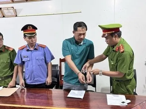 Kiên Giang: Bắt khẩn cấp nguyên chủ tịch xã ở Phú Quốc vì nhận hối lộ