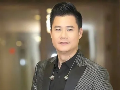 Nam ca sĩ nổi tiếng độc thân, giàu có ở tuổi U50, sống trong biệt thự 400m2