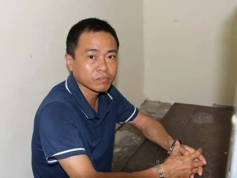 Khởi tố kẻ bán ô tô rồi đưa chìa khóa cho em trai đi trộm lại