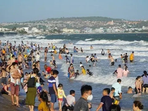 Bình Thuận: Đón hàng ngàn du khách trong dịp lễ