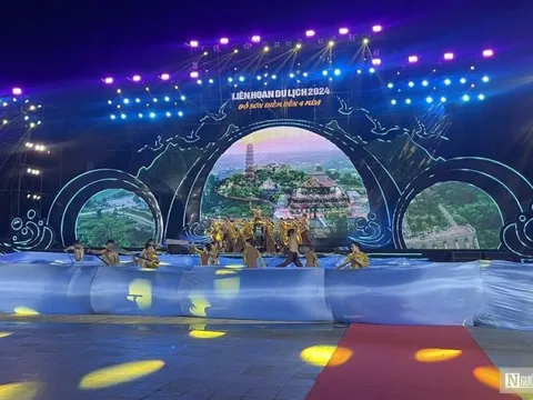 Hải Phòng: Lung linh đêm hội “Đồ Sơn - Điểm đến 4 mùa”