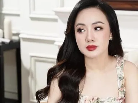 Nhan sắc đời thực của BTV Hoài Anh, xứng danh "mỹ nhân không tuổi"