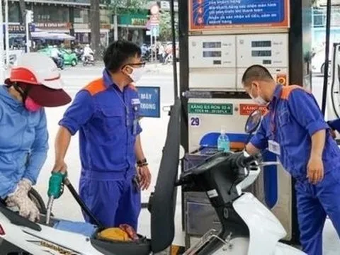 Giá xăng E5RON92 giảm 8 đồng/lít sau kỳ nghỉ lễ