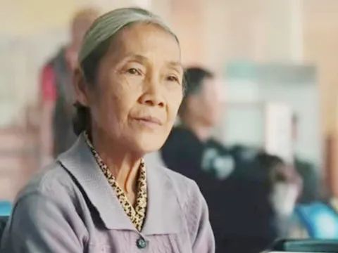 “Người mẹ hiền nhất màn ảnh” ở tuổi 70 mới có vai chính gây sốc