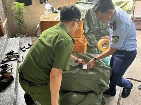 Hà Nội:Tạm giữ 1,5 tấn nầm lợn, thịt vịt chuẩn bị bán ra thị trường