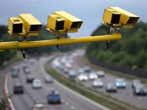 Xe bị phạt nguội nhưng đã sang tên, chủ cũ hay chủ mới phải chịu phạt?