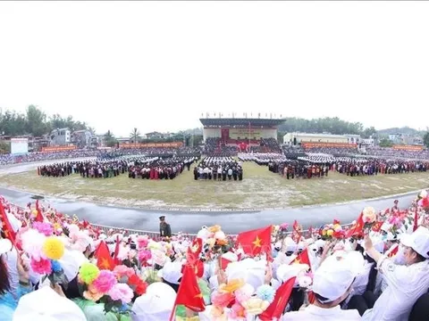 Lễ mít tinh, diễu binh, diễu hành Kỷ niệm 70 năm Chiến thắng Điện Biên Phủ: Viết tiếp những bản hùng ca